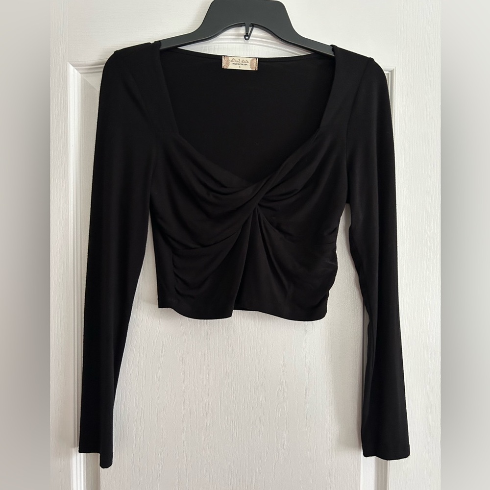 Altar'd State Black Long-Sleeve Twist Front Top